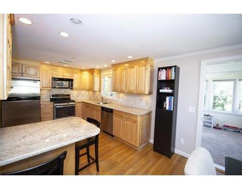 25 Arnold St, Needham, MA 02494 photo 4