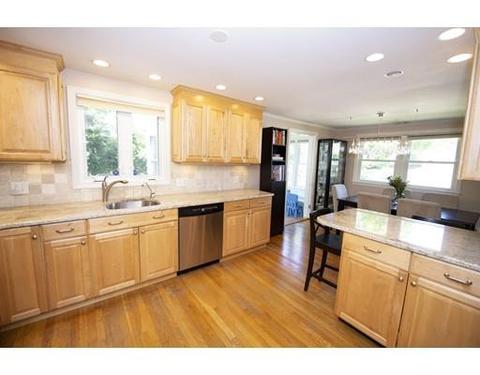 25 Arnold St, Needham, MA 02494 photo 3