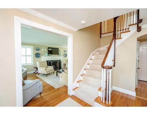 9 Thackeray Rd, Wellesley, MA 02481 photo 2