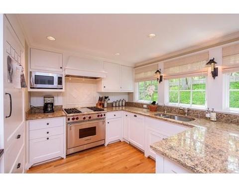 9 Thackeray Rd, Wellesley, MA 02481 photo 10