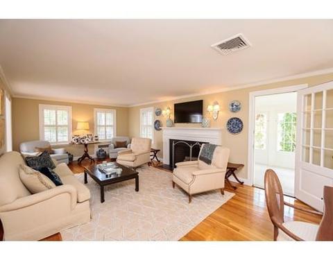 9 Thackeray Rd, Wellesley, MA 02481 photo 3
