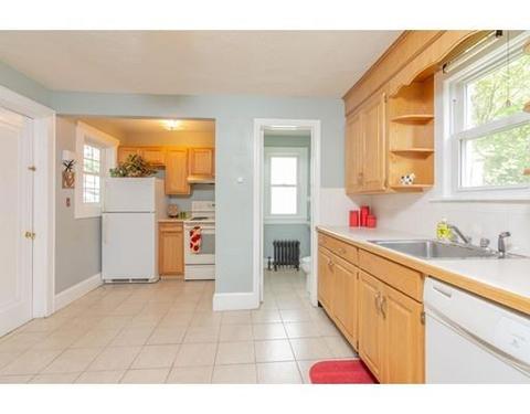 702 Allen St, Springfield, MA 01118 photo 10