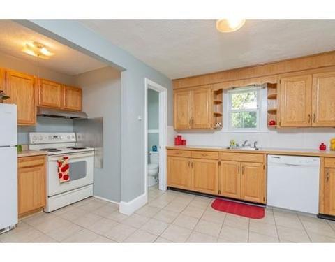 702 Allen St, Springfield, MA 01118 photo 4