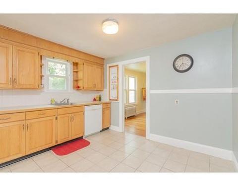 702 Allen St, Springfield, MA 01118 photo 9