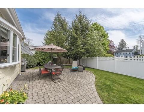 35 Beach St, Marblehead, MA 01945 photo 22