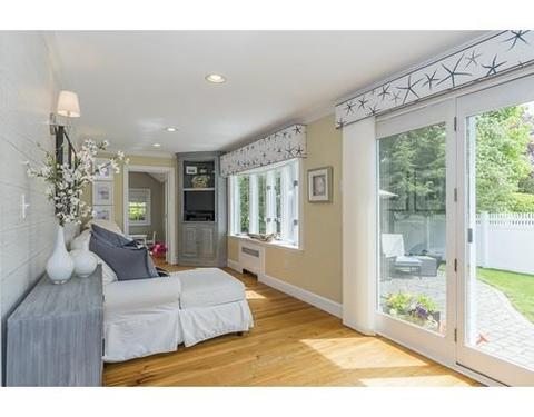 35 Beach St, Marblehead, MA 01945 photo 6