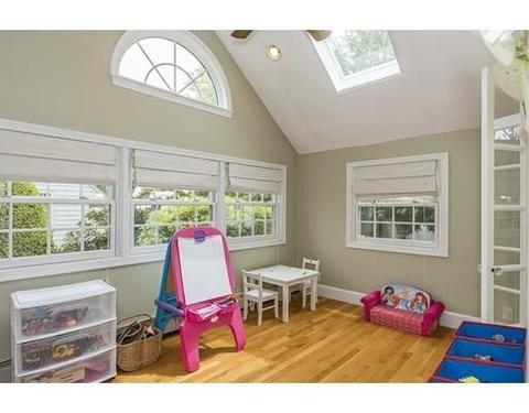 35 Beach St, Marblehead, MA 01945 photo 8