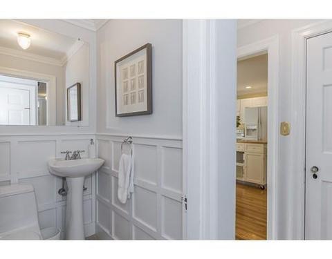 35 Beach St, Marblehead, MA 01945 photo 14