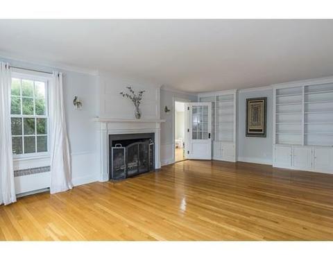 35 Beach St, Marblehead, MA 01945 photo 4