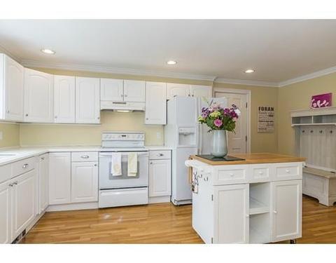 35 Beach St, Marblehead, MA 01945 photo 11