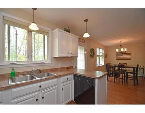 59 Ridgewood Rd, Worcester, MA 01606 photo 5