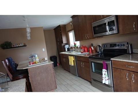 461 Dickinson St, Fall River, MA 02721 photo 11
