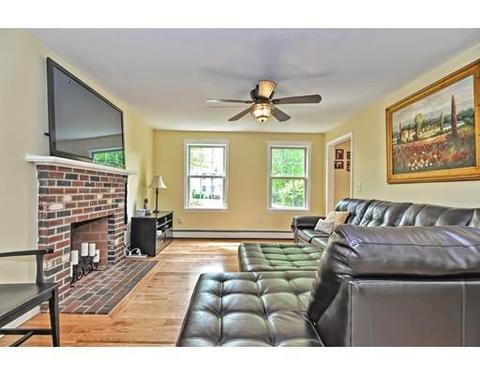 56 Maple St, Plainville, MA 02762 photo 5
