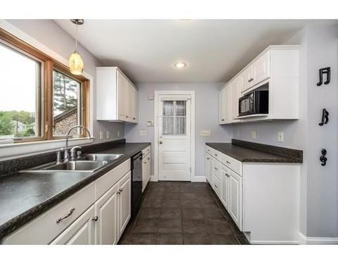 42 Welland Rd, Springfield, MA 01151 photo 6