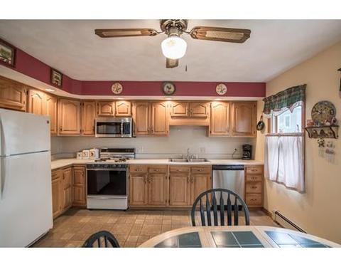 19 Wright St, Stoneham, MA 02180 photo 3