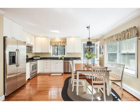 14 Colonial Rd, Bourne, MA 02532 photo 3