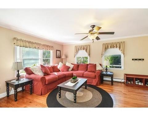 14 Colonial Rd, Bourne, MA 02532 photo 2