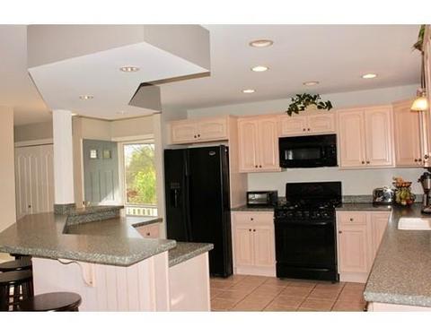 2 Mark Dr, Fairhaven, MA 02719 photo 5
