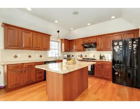 6 Mauriello Dr, Stoneham, MA 02180 photo 5