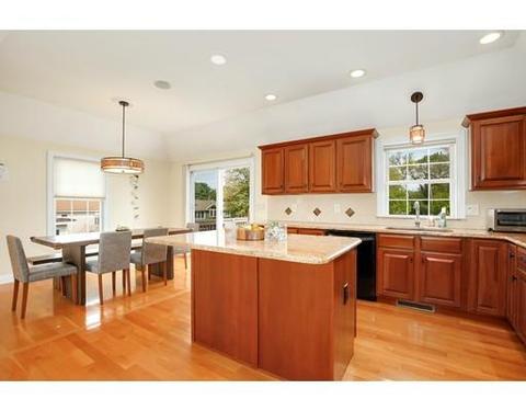 6 Mauriello Dr, Stoneham, MA 02180 photo 6