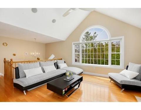 6 Mauriello Dr, Stoneham, MA 02180 photo 4