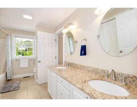 6 Mauriello Dr, Stoneham, MA 02180 photo 8