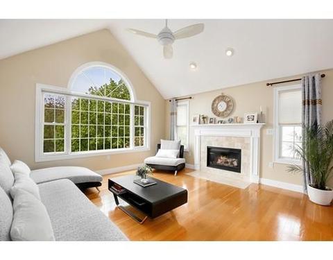 6 Mauriello Dr, Stoneham, MA 02180 photo 1