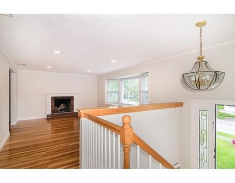 14 Mackintosh Ave, Needham, MA 02492 photo 2