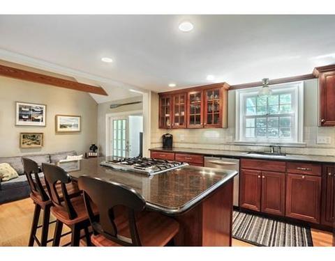 14 Pilgrim Rd, Hingham, MA 02043 photo 5