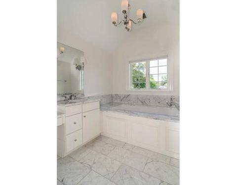 4 Thomas Rd, Wellesley, MA 02482 photo 17