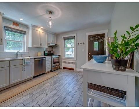 10 Morrison St, Uxbridge, MA 01569 photo 3