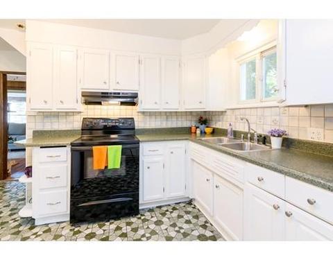 55 Crown St, Springfield, MA 01108 photo 1