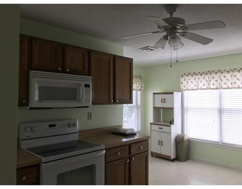 11 Castlegate Dr #B, Springfield, MA 01129 photo 7