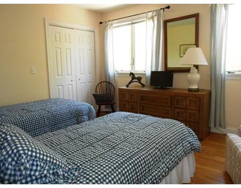 135 Paddock Cir, Mashpee, MA 02649 photo 18