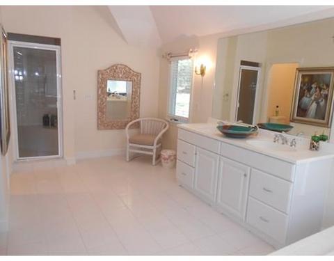 135 Paddock Cir, Mashpee, MA 02649 photo 14