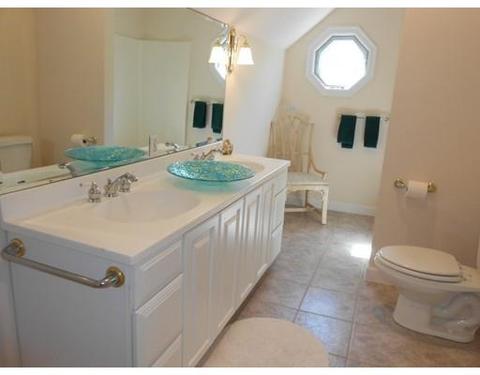 135 Paddock Cir, Mashpee, MA 02649 photo 17