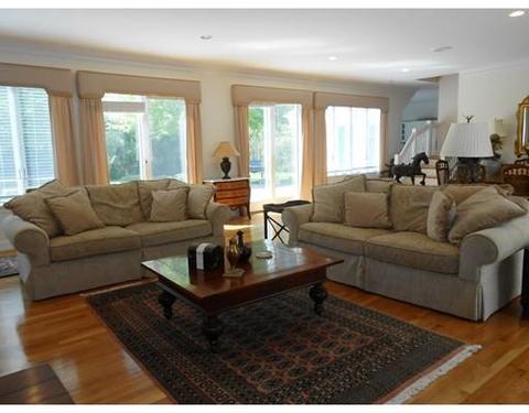 135 Paddock Cir, Mashpee, MA 02649 photo 4