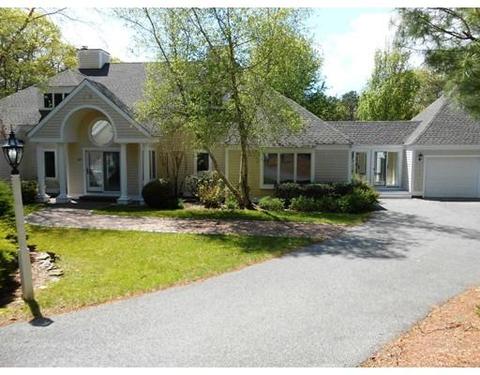 135 Paddock Cir, Mashpee, MA 02649 photo 1