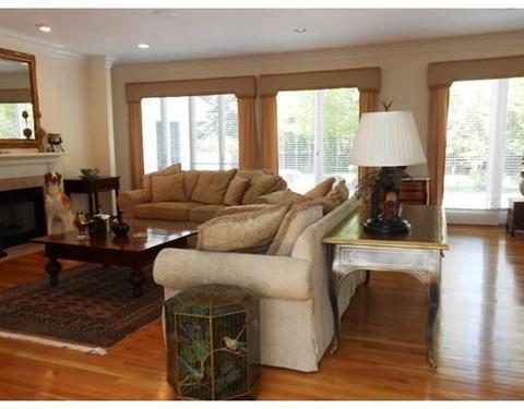135 Paddock Cir, Mashpee, MA 02649 photo 5