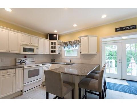 577 Hanover St, Fall River, MA 02720 photo 4