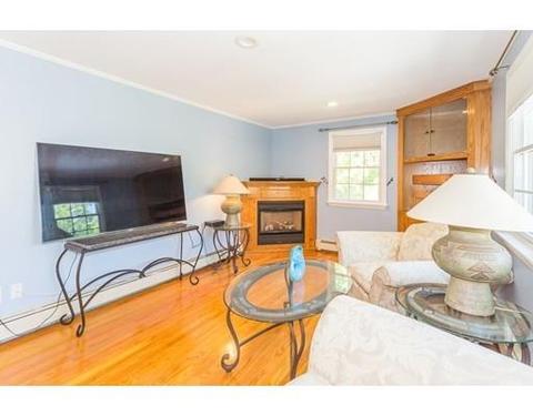 30 Marble St, Gloucester, MA 01930 photo 12