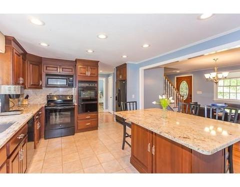 30 Marble St, Gloucester, MA 01930 photo 5