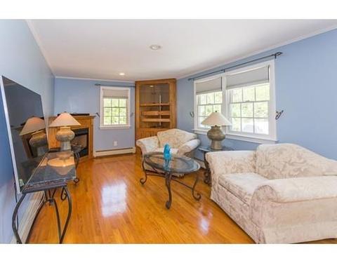 30 Marble St, Gloucester, MA 01930 photo 11