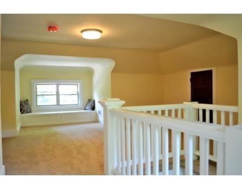 39 Trinity Ter, Springfield, MA 01108 photo 24