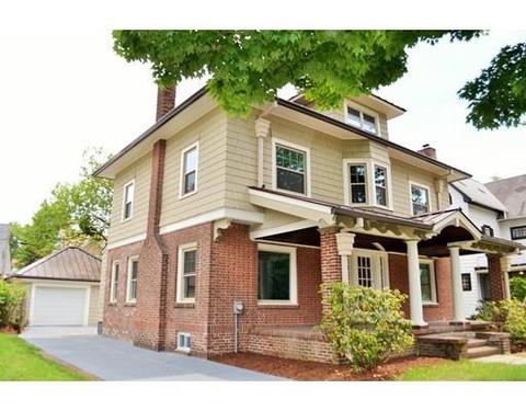 39 Trinity Ter, Springfield, MA 01108 photo 4