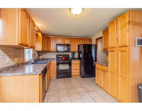 89 Circle Dr, West Springfield, MA 01089 photo 5