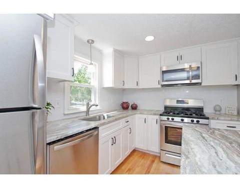 21 Moss Rd, Springfield, MA 01119 photo 3