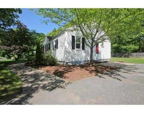 21 Moss Rd, Springfield, MA 01119 photo 2