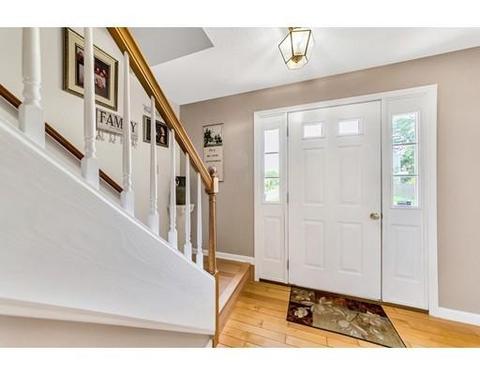 57 Emeline Ct, Springfield, MA 01128 photo 2
