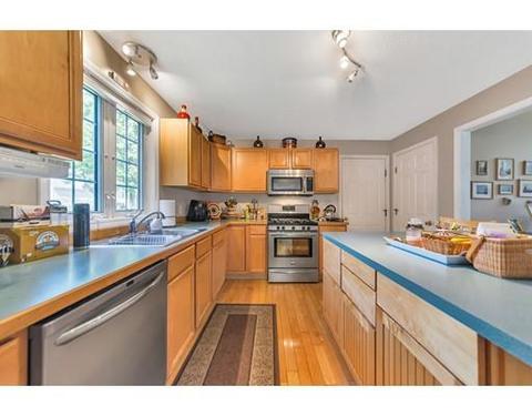 57 Emeline Ct, Springfield, MA 01128 photo 8